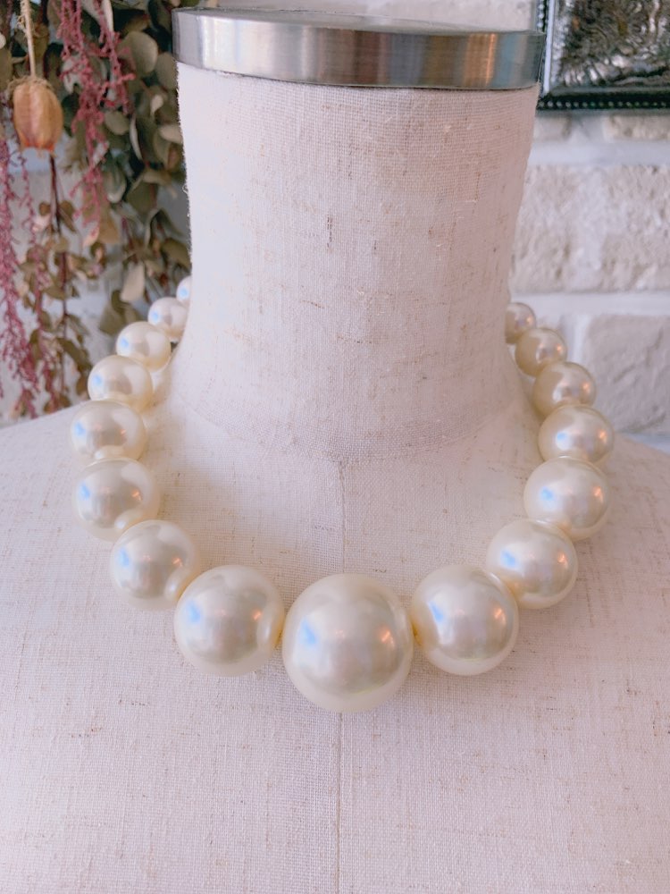 真珠のネックレス、大粒真珠ファッション